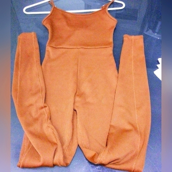 Wild fable one piece romper jumpsuit/catsuit size xs rust color nwot - Picture 2 of 5